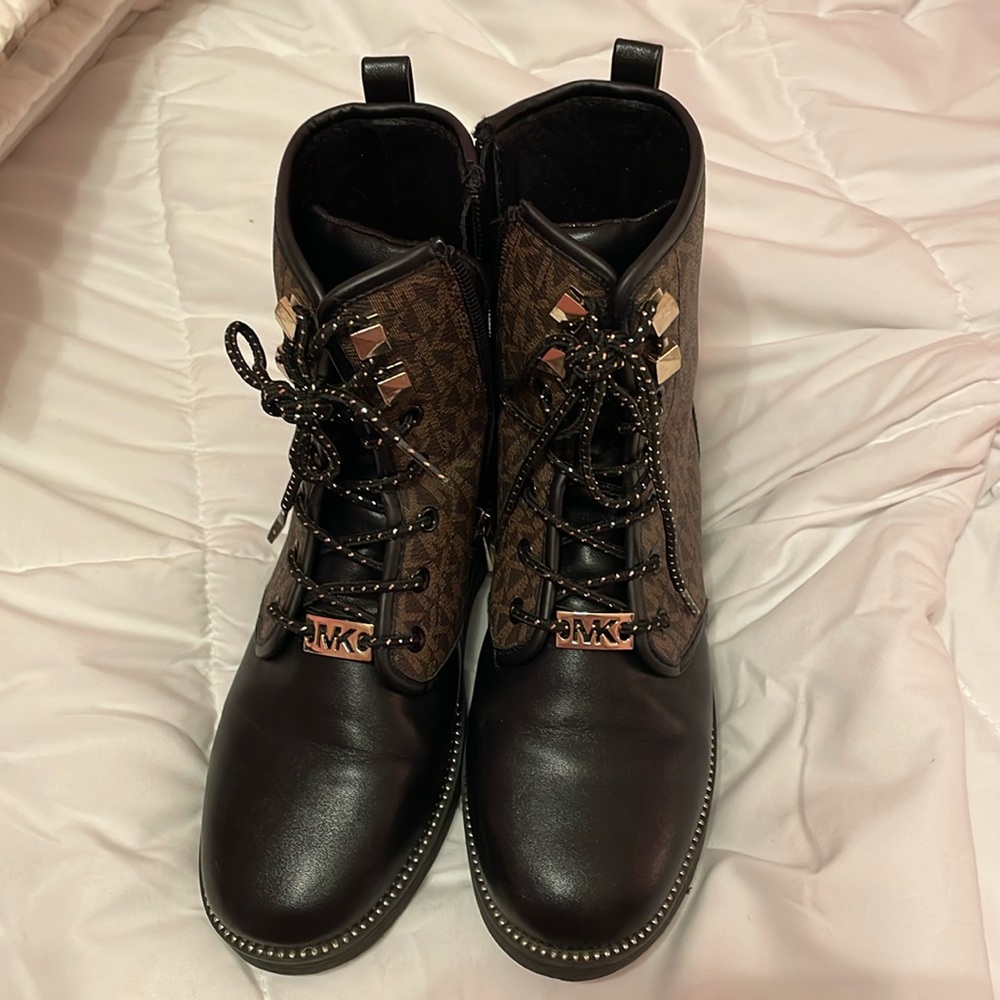 Michael Kors girls boots